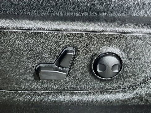 Used 2022 RAM 1500 Big Horn AWD/4WD image 11