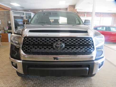 Used 2019 Toyota Tundra SR5 AWD/4WD image 3
