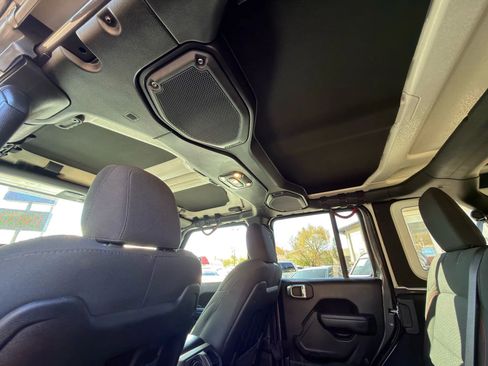 Used 2023 Jeep Wrangler Unlimited Rubicon w/ Xtreme 35 Tire Package image 17