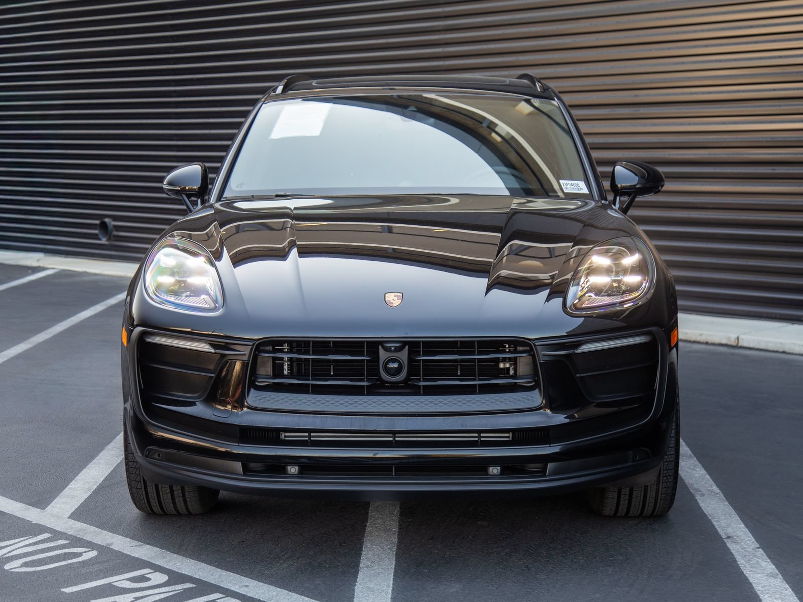 Certified 2026 Porsche Macan AWD/4WD image 10