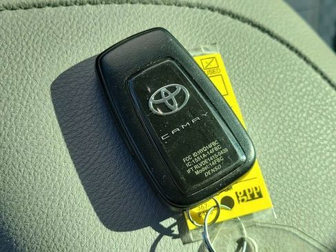 Used 2021 Toyota Camry XSE image 36