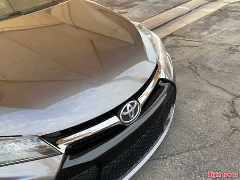 Used 2017 Toyota Camry SE FWD image 7
