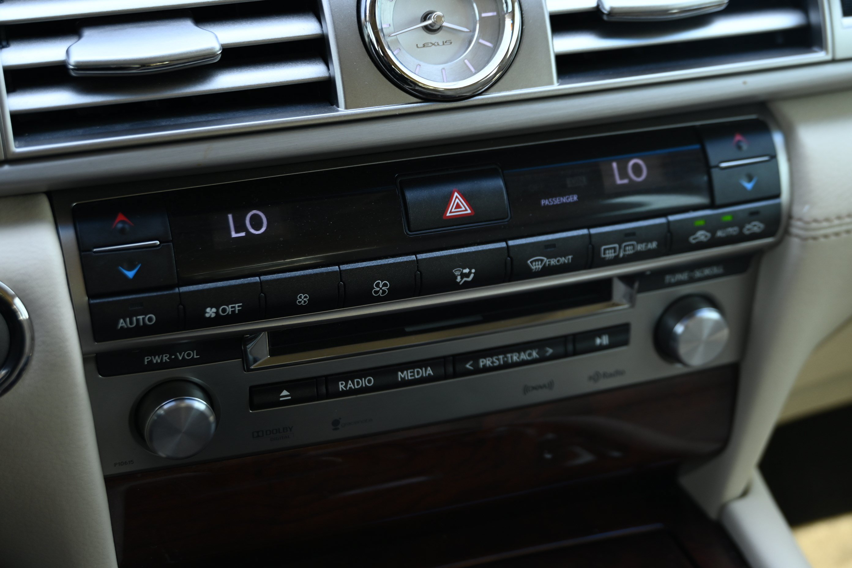 Used 2014 Lexus LS 460 w/ Comfort Package RWD image 19