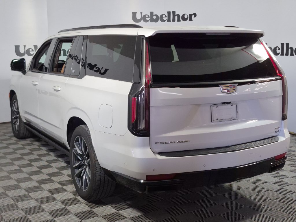 Used 2021 Cadillac Escalade ESV Sport w/ Driver Assist Tech Package AWD/4WD image 5