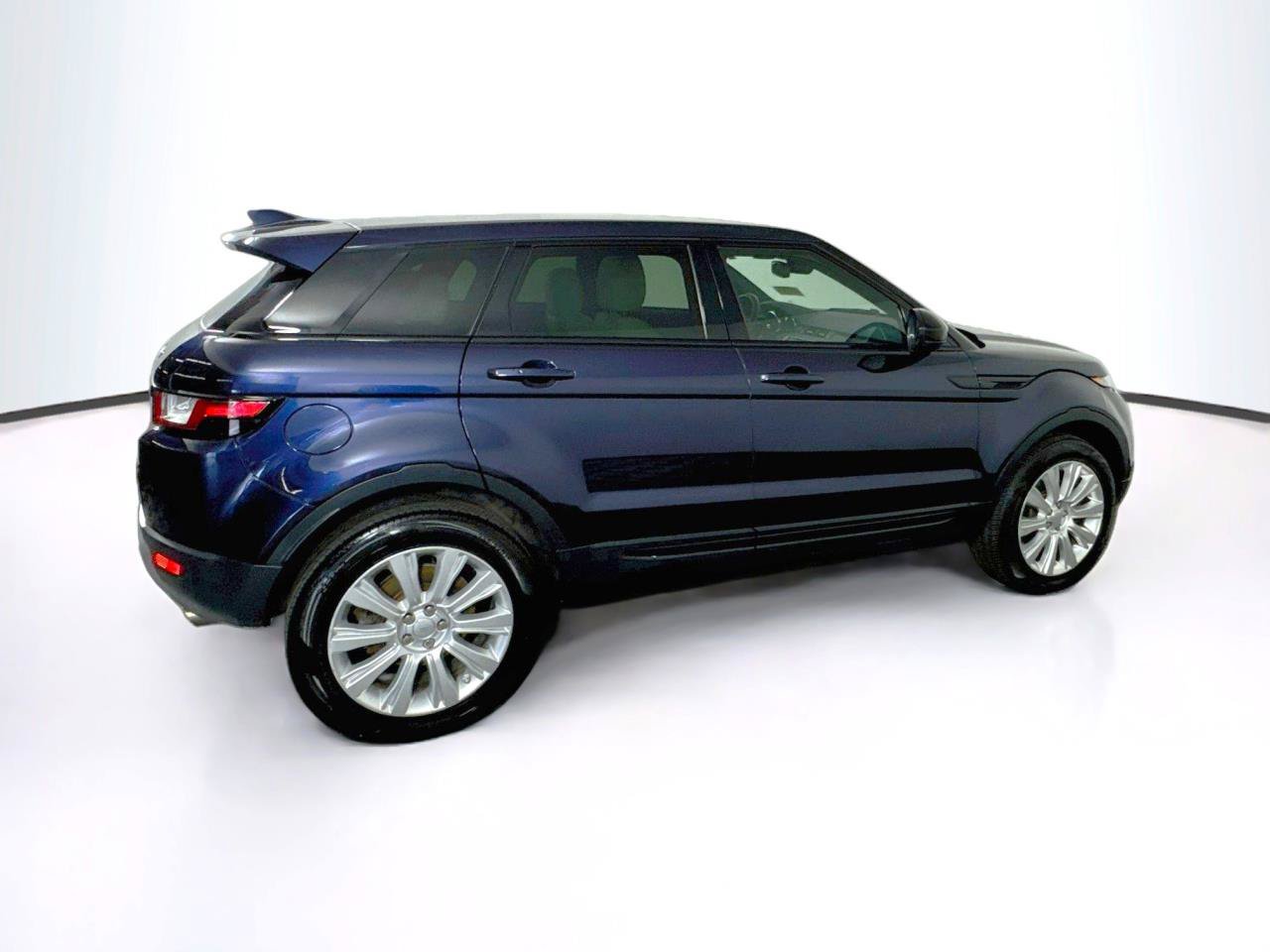 Used 2018 Land Rover Range Rover Evoque SE AWD/4WD image 11
