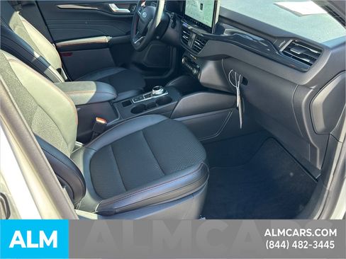 Used 2025 Ford Escape ST-Line w/ Equipment Group 301A image 16