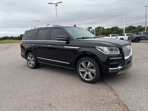 Used 2018 Lincoln Navigator Reserve w/ Technology Package AWD/4WD image 3