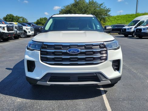 Certified 2025 Ford Explorer Active RWD image 2