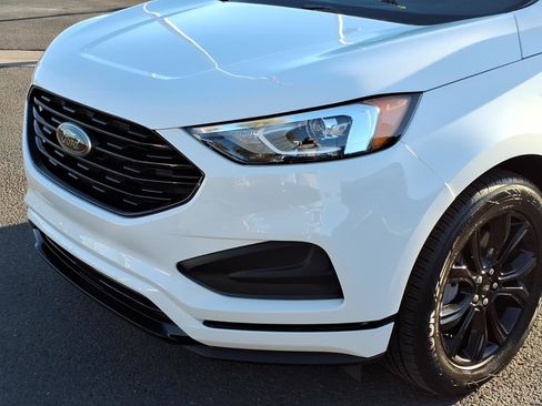 Certified 2024 Ford Edge SE w/ Black Appearance Package image 7