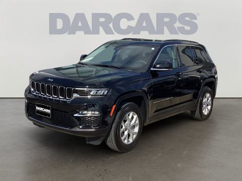 Used 2023 Jeep Grand Cherokee Limited image 3