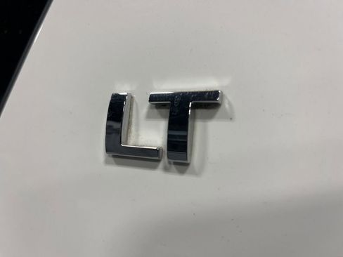 Used 2012 Chevrolet Suburban LT w/ Luxury Package AWD/4WD image 35