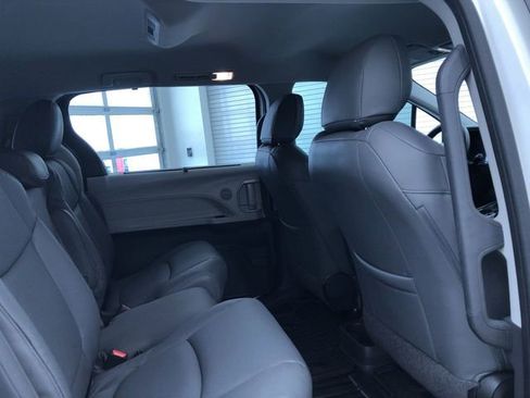 Certified 2023 Toyota Sienna LE image 22