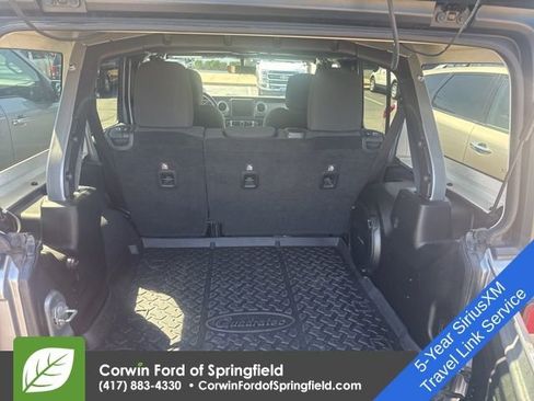 Used 2018 Jeep Wrangler Unlimited Sahara image 15