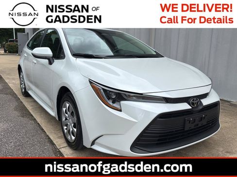 Used 2026 Toyota Corolla LE FWD image 1