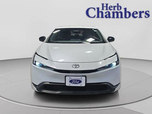 Used 2023 Toyota Prius LE AWD/4WD image 2