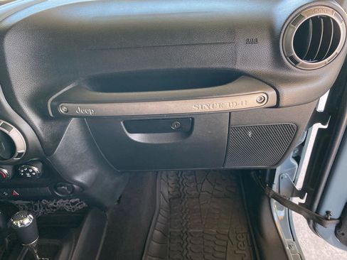 Used 2015 Jeep Wrangler Unlimited Sport AWD/4WD image 34