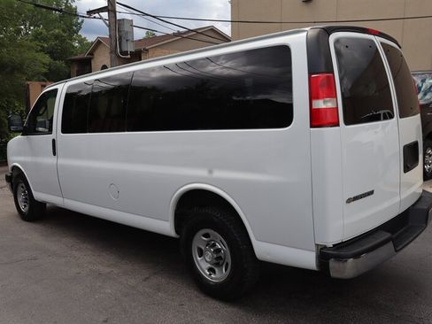 Used 2018 Chevrolet Express 3500 LT w/ LT Preferred Equipment Group RWD image 5
