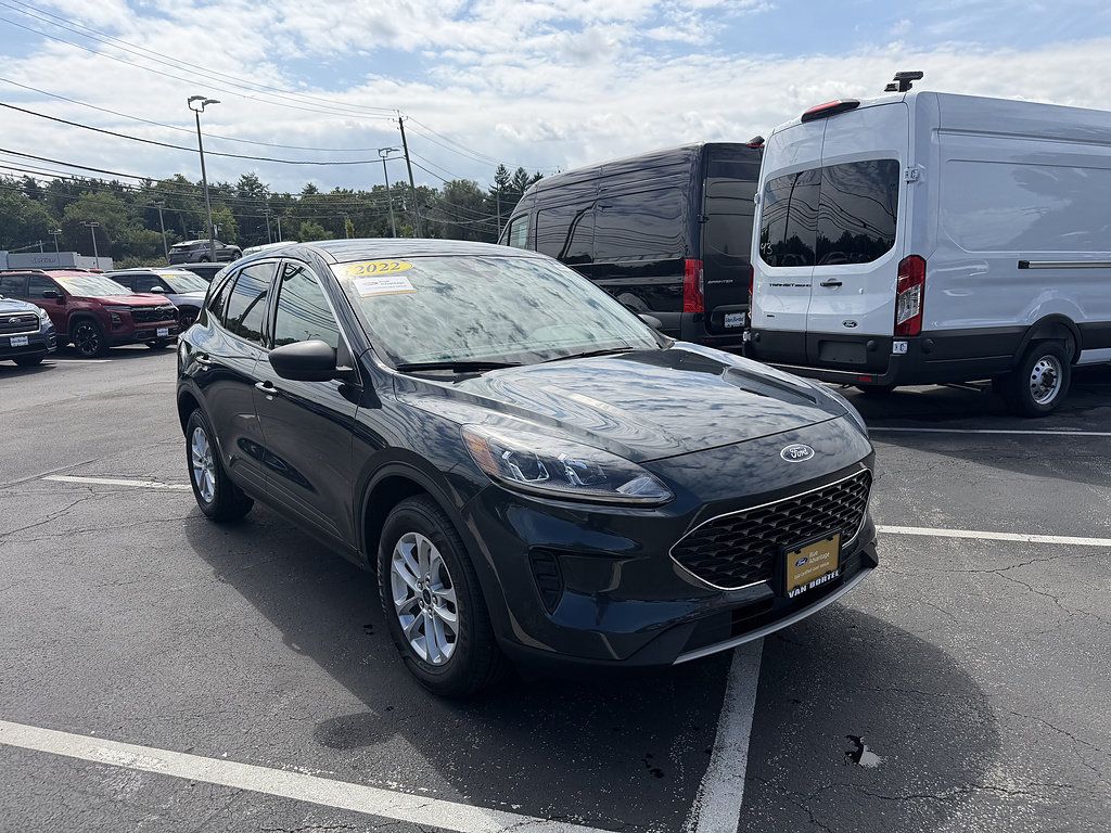 Certified 2022 Ford Escape SE w/ Cold Weather Package AWD/4WD image 9