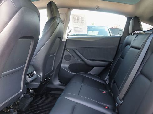 Used 2022 Tesla Model Y Performance AWD/4WD image 16