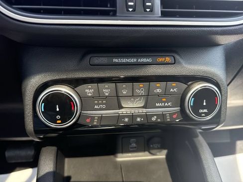 Used 2022 Ford Escape SE w/ SE Sport Appearance Package AWD/4WD image 19