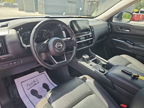 Used 2023 Nissan Pathfinder SL w/ SL Premium Package AWD/4WD image 19