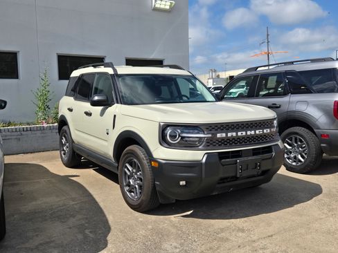 Used 2025 Ford Bronco Sport Big Bend w/ Convenience Package AWD/4WD image 1