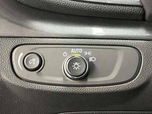 Used 2022 Buick Encore Preferred w/ Safety Package image 21