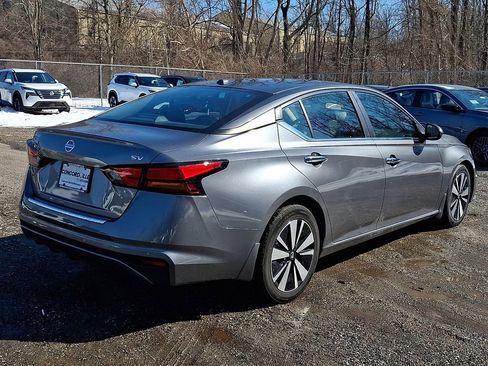 Used 2022 Nissan Altima 2.5 SV image 6