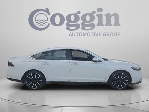 Used 2025 Honda Accord Touring image 6