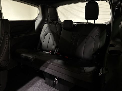 New 2026 Chrysler Pacifica Select image 27