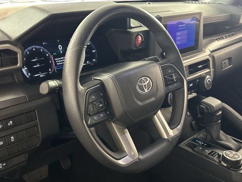 Used 2025 Toyota Tacoma TRD Off-Road AWD/4WD image 14