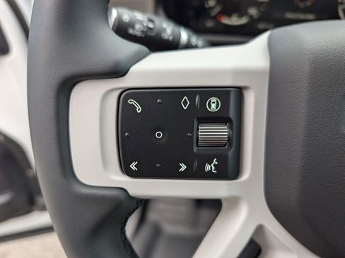 Used 2025 Land Rover Defender 110 S AWD/4WD image 18