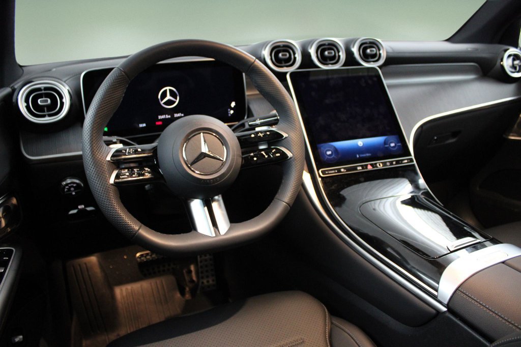 Used 2026 Mercedes-Benz GLC 300 4MATIC image 17