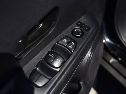 Used 2024 Nissan Kicks S FWD image 8