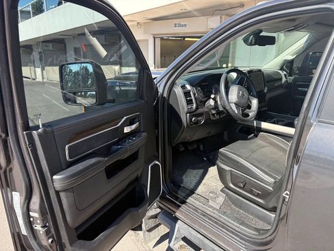 Used 2024 RAM 3500 Laramie w/ Towing Technology Group AWD/4WD image 17