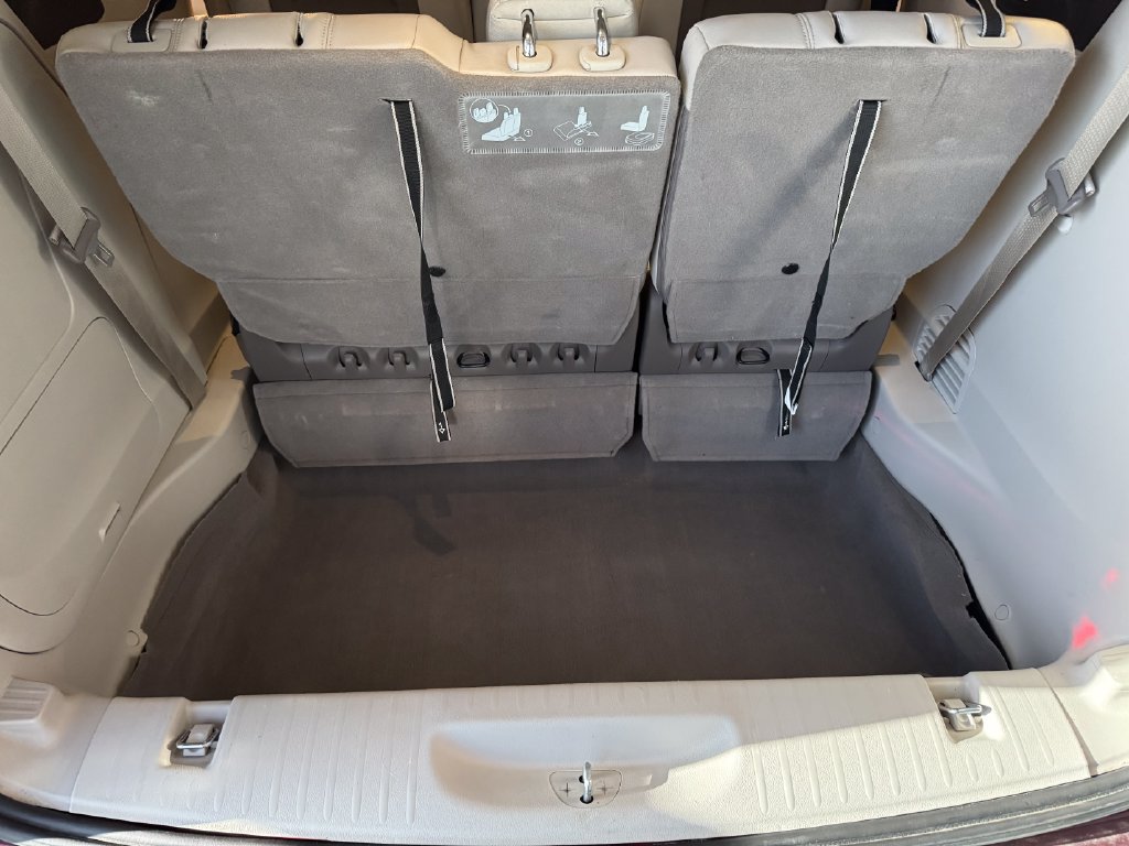 Used 2021 Chrysler Pacifica Touring-L FWD image 22