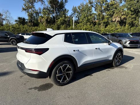 New 2026 Chevrolet Equinox EV LT image 3