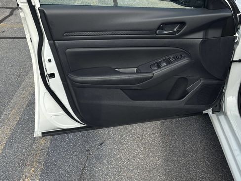 Used 2026 Nissan Altima 2.5 SV FWD image 18