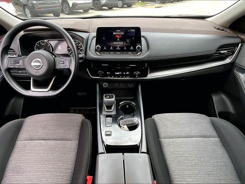 Used 2023 Nissan Rogue SV image 15