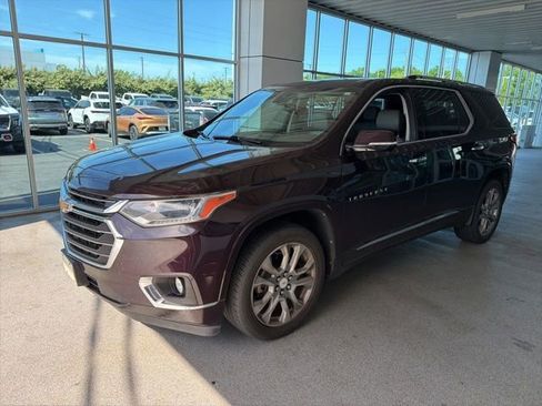 Used 2018 Chevrolet Traverse Premier w/ Driver Confidence II Package FWD image 3