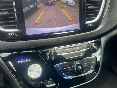 Used 2026 Chrysler Pacifica Select FWD image 20
