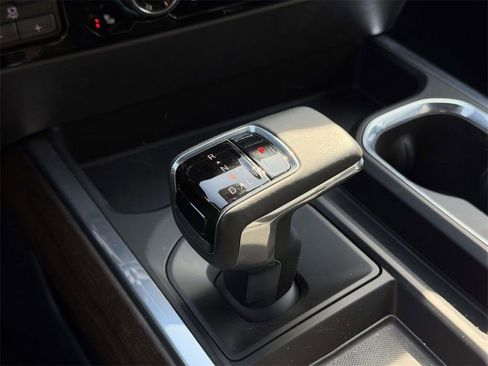 Used 2023 Chevrolet Silverado 1500 High Country w/ Technology Package image 6