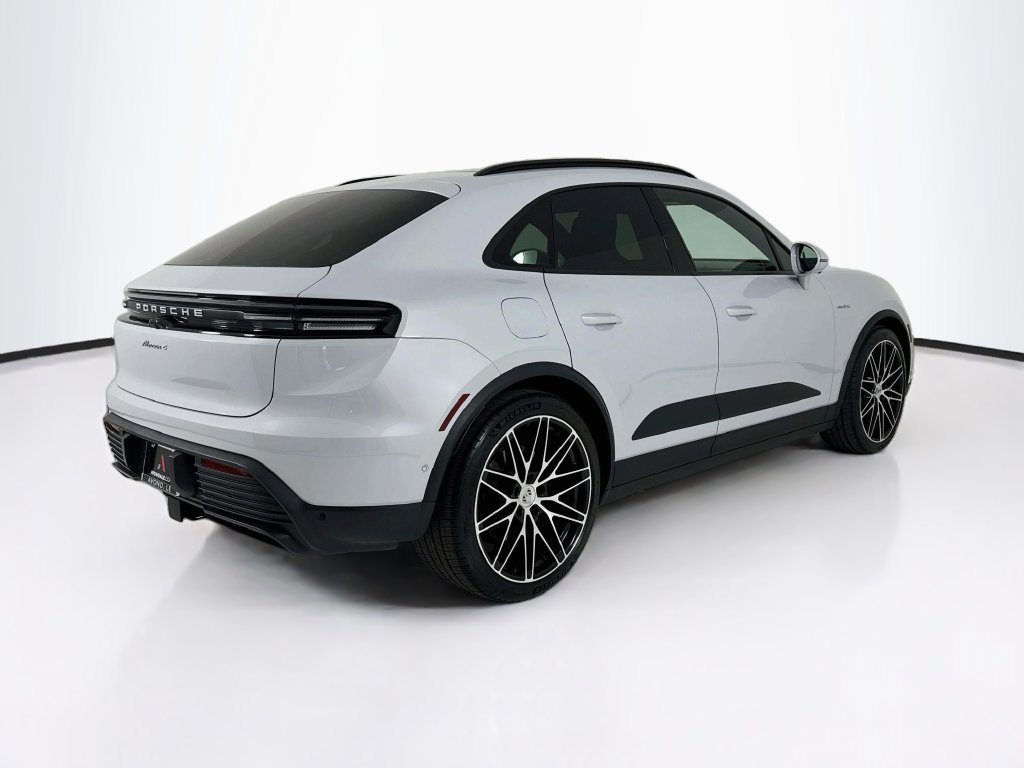 Certified 2024 Porsche Macan 4 Electric AWD/4WD image 9