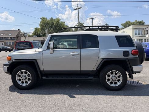 Used 2012 Toyota FJ Cruiser 4WD w/ Upgrade Pkg image 4