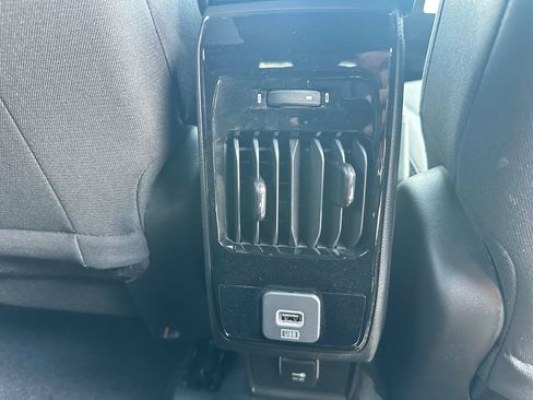 Used 2025 Jeep Compass Sport w/ Mopar Graphics Package image 16