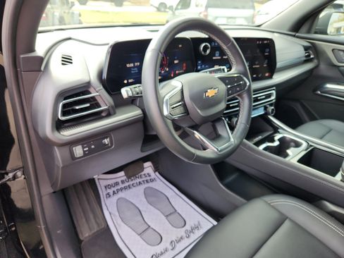 Used 2025 Chevrolet Traverse LT image 26