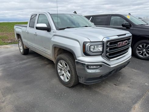 Used 2019 GMC Sierra 1500 SLE w/ SLE Value Package AWD/4WD image 3