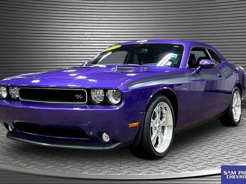 Used 2013 Dodge Challenger R/T RWD image 1