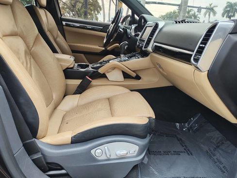 Used 2016 Porsche Cayenne image 55