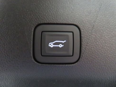 Used 2025 Chevrolet Tahoe High Country AWD/4WD image 52